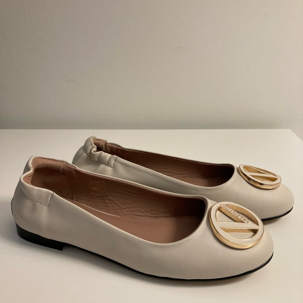 NEW-Valentino by Mario Valentino calliope leather ballet flats, size 8